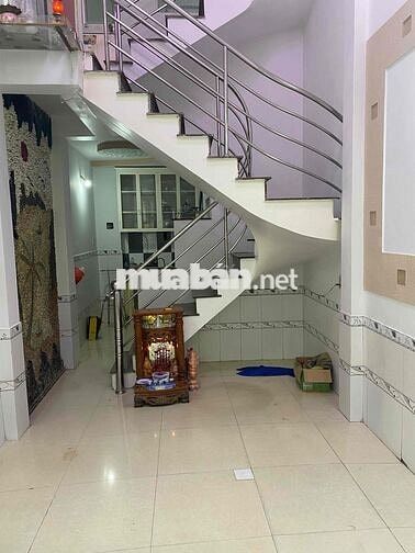 cho thuê nhà dt 3,2x10 đúc 1 lửng 1lầu 3pn hẻm 3m q12