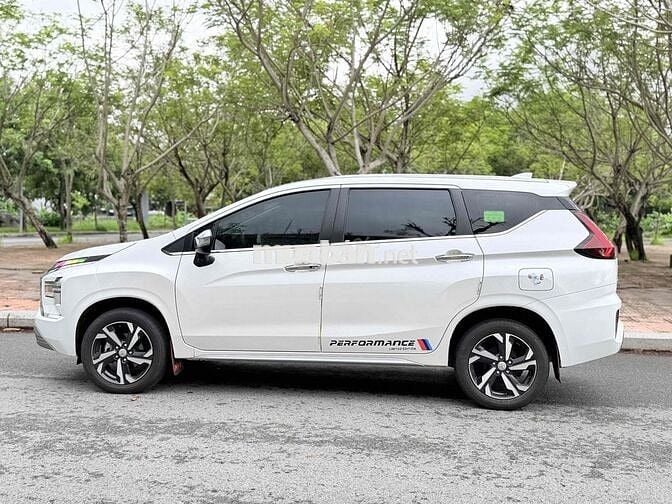 Xpander 2024 Premium 1.5 AT - 9000 km siêu lướt