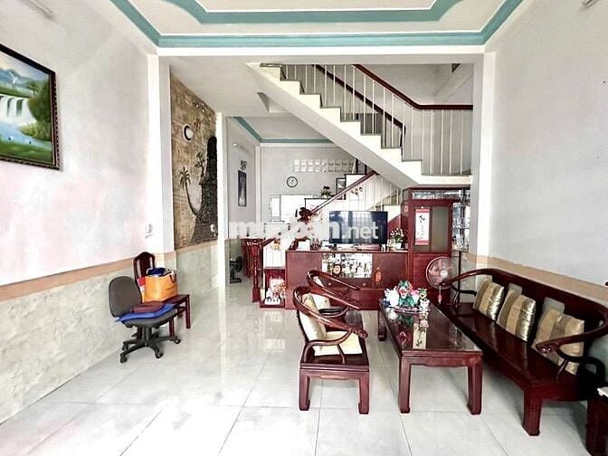 Cạnh ST Emart, Phan Văn Trị, 3 Tầng, 4 PN