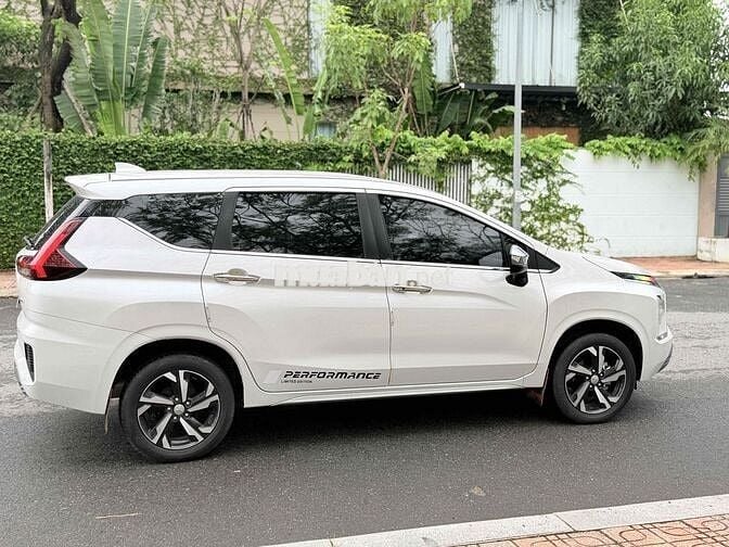 Xpander 2024 Premium 1.5 AT - 9000 km siêu lướt