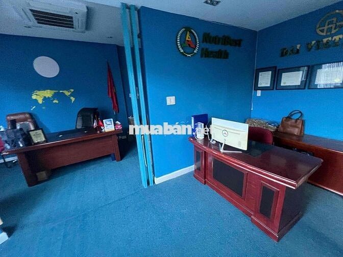 Tòa Nhà Văn Phòng kết hợp ở Mặt Tiền Q1