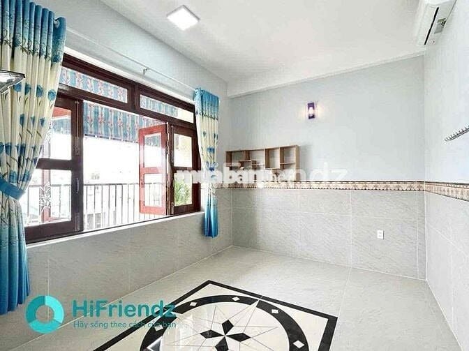 CỬA SỔ TRỜI TOÀN CẢNH NGẮM QUẬN 11 GẠCH LÁT KỊCH TRẦN MÁT CHẤP MÙA HÈ