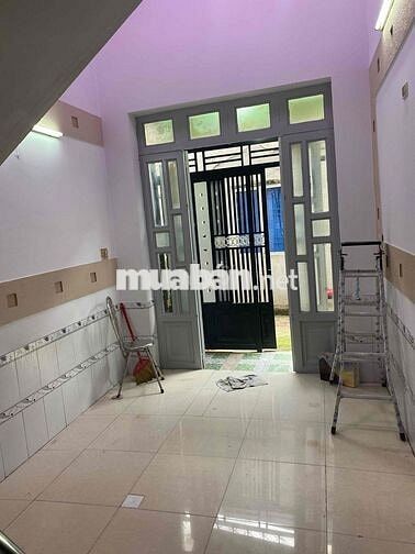 cho thuê nhà dt 3,2x10 đúc 1 lửng 1lầu 3pn hẻm 3m q12