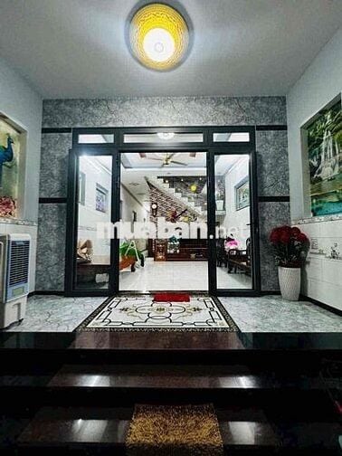 Cho thuê nhà Lầu đẹp, (3PN, sân xe hơi), ngay chợ Trảng Dài, Biên Hoà