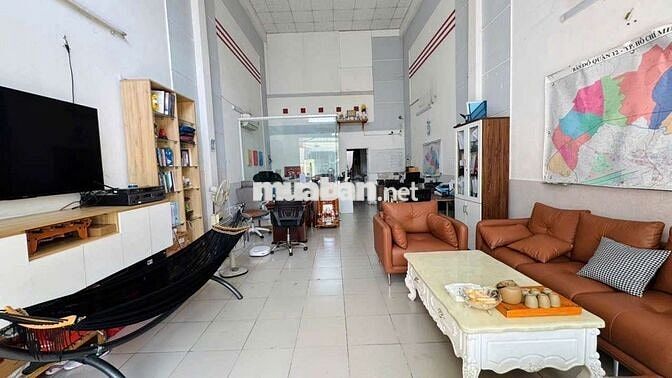 NHÀ MT VITRI ĐẸP KHU VỰC DÂN CƯ ĐÔNG ĐÚC FUNL THỔ CƯ 100% KO QUI HOẠCH