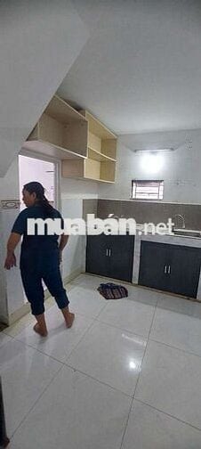 Cho thuê nhà nguyên xăn tx 48 ngay trường hoc tô ngoc vân giá 4tr
