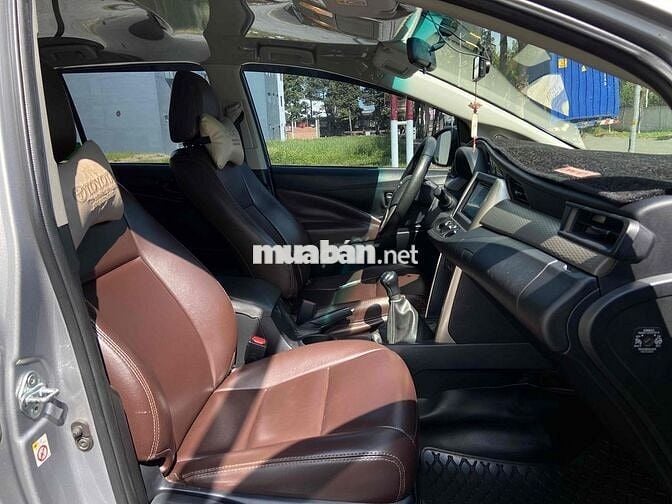 Toyota Innova 2019 2.0E 100.000km