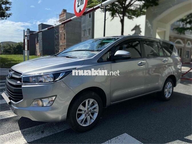 Toyota Innova 2019 2.0E 100.000km