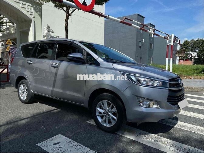Toyota Innova 2019 2.0E 100.000km