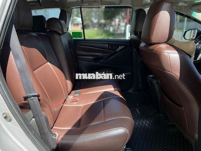 Toyota Innova 2019 2.0E 100.000km