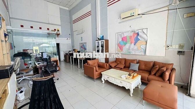NHÀ MT VITRI ĐẸP KHU VỰC DÂN CƯ ĐÔNG ĐÚC FUNL THỔ CƯ 100% KO QUI HOẠCH