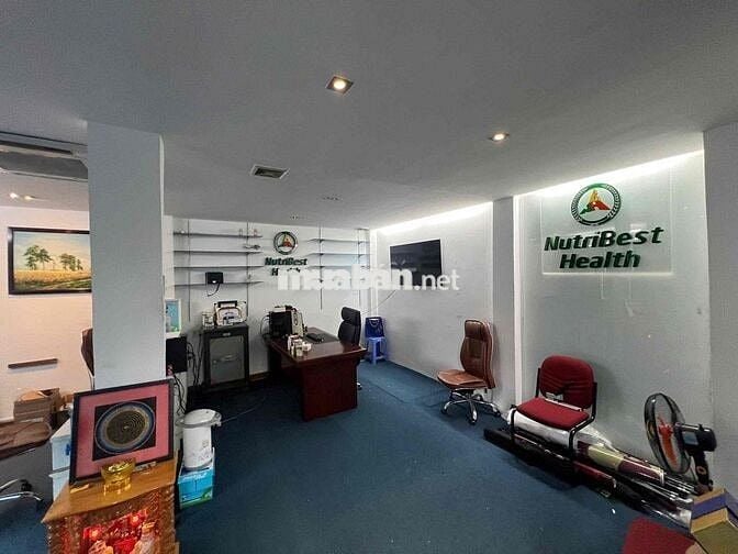 Tòa Nhà Văn Phòng kết hợp ở Mặt Tiền Q1