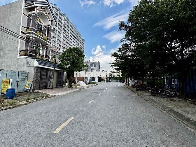 Chính chủ gửi đất kinh doanh chân chung cư 125m2 được thêm 40m2 cvien