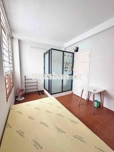 Phòng trọ có cửa sổ lớn ở Tân Định Q1 giá rẻ