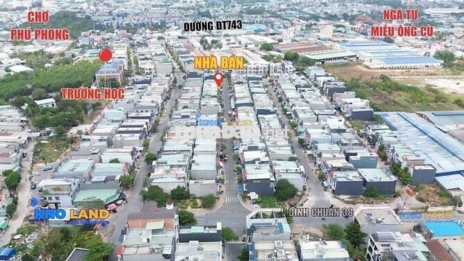 Chính chủ gửi nhà Khu dân cư đẹp ngay Ngã Tư Miếu Ông Cù Chợ Phú Phong