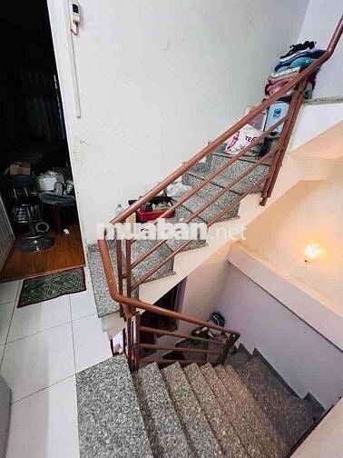 Nhà HXH cách quận 1,5 chỉ 1 cây cầu, 55m2, 3 Lầu, 2PN