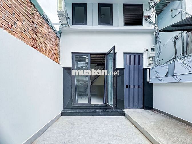 Mặt bằng 1 trệt 1 lửng, có chỗ ở lại, wc riêng. Đường ô tô, sân vỉa hè