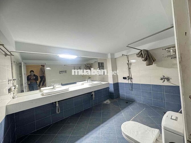 cho thuê nhà 4 tầng - diện tích 100m- có gara ô tô- gồm 3 phòng ngủ