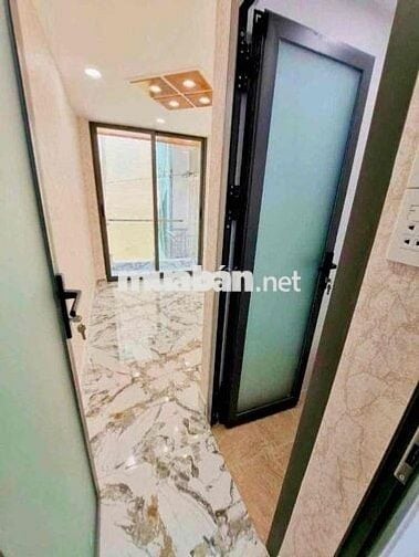 BÁN NHÀ 3 TẤM Đúc  KDCHH - NẰM TRỤC ĐƯỜNG SỐ - P04 Q4