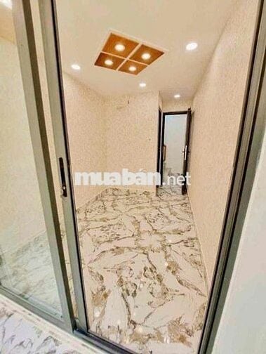BÁN NHÀ 3 TẤM Đúc  KDCHH - NẰM TRỤC ĐƯỜNG SỐ - P04 Q4