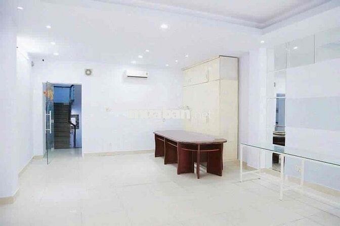 ✅ Cho Thuê Nhà HXH Trung Tâm Quận 1 Ngang 5,5m 3 Lầu 330m2 DTSD