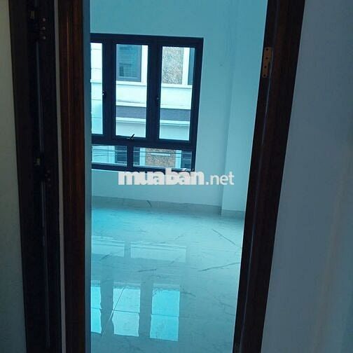 Cho thuê nhà 3 tầng 1 tum tại Phượng Đồng cách đại học TDTT 1km