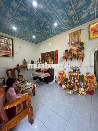 nhà ở hẻm bê tông 4m xe chạy vào tới sân