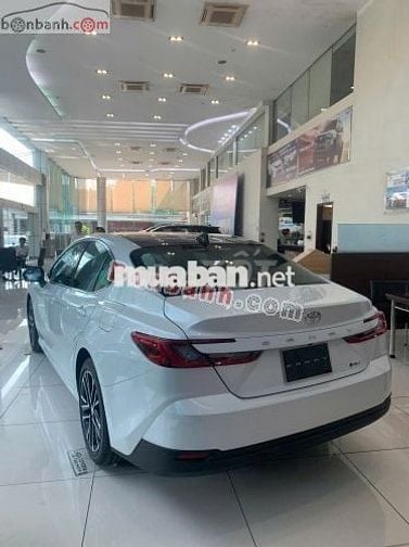 Toyota Camry 2.5 HEV Mid 2025