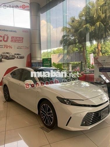 Toyota Camry 2.5 HEV Mid 2025