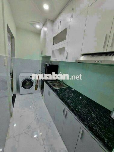 Cần cho thuê nhà nguyên căn Q4