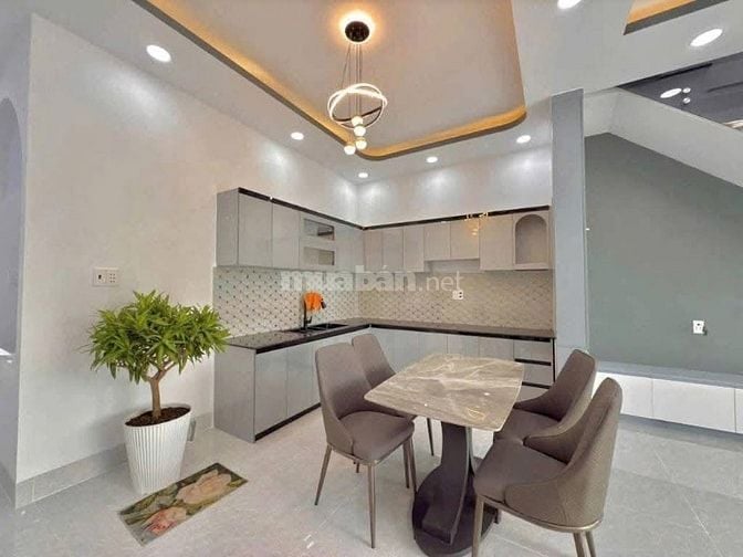 GẤP! BÁN NHÀ 2 TẦNG NGAY ĐƯỜNG HOÀ HƯNG, PHƯỜNG 13, QUẬN 10 HXH 