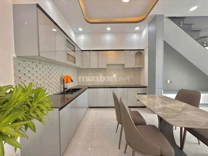 GẤP! BÁN NHÀ 2 TẦNG NGAY ĐƯỜNG HOÀ HƯNG, PHƯỜNG 13, QUẬN 10 HXH 