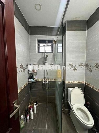 Trống Studio dọn vào đầu tháng 11 gần ĐH Ngân Hàng, Sư"Phạm Kỹ Thuật