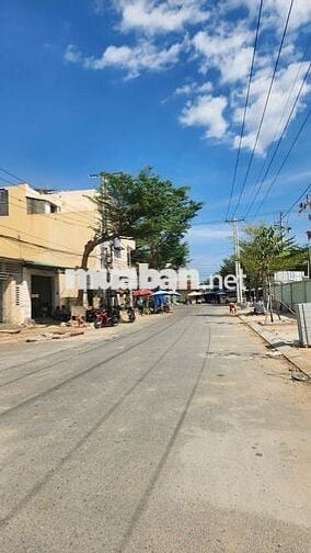 Bán lô góc tái định cư bệnh viện, mặt tiền đường Đặng Văn Ngữ, PR-TC