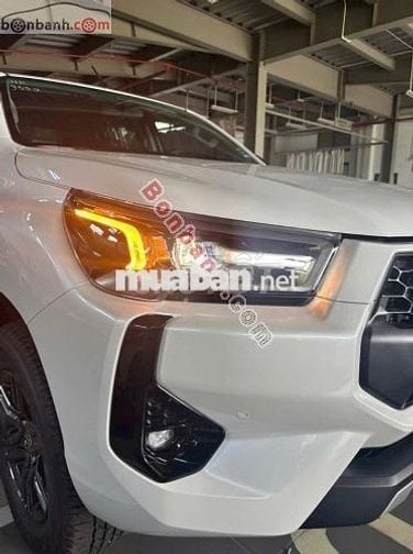 Toyota Hilux 2.4L 4x2 AT 2025