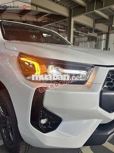 Toyota Hilux 2.4L 4x2 AT 2025