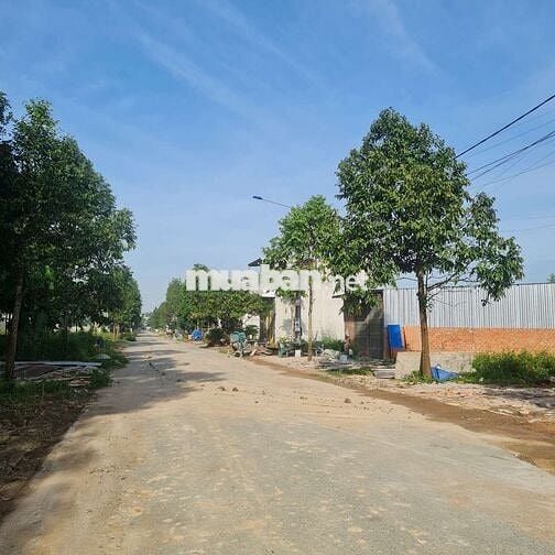 Bán nhà kdc lavender đối diện trường học . Trả trước 800tr