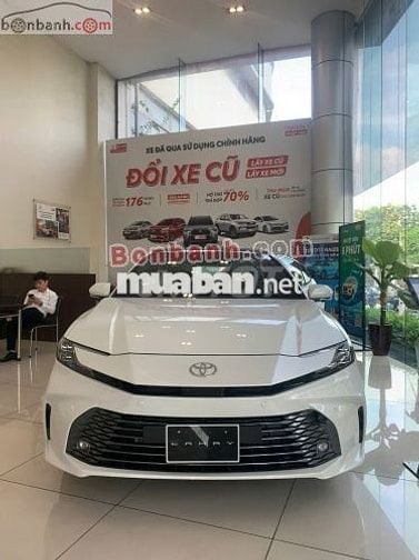 Toyota Camry 2.5 HEV Mid 2025