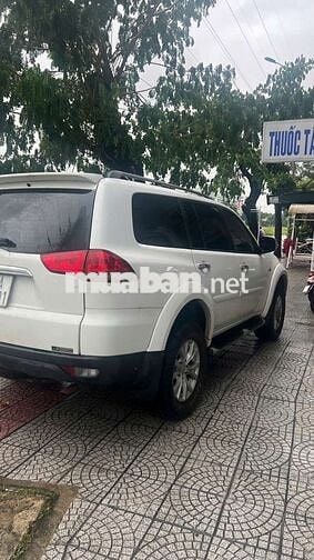 Pajero sport 4x2 AT - 140000 km
