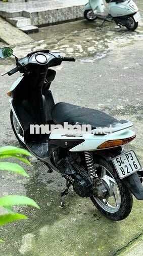 Xe tay ga Honda Click màu trắng đã qua sử dụng