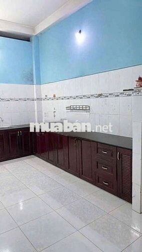 NHÀ 2 LẦU - 5PN, 6WC - HẺM XE HƠI