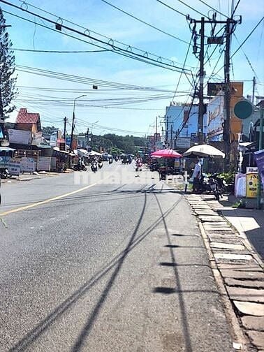 Cần bán đất sổ riêng ngay chợ bến cá .cầu tân triều
