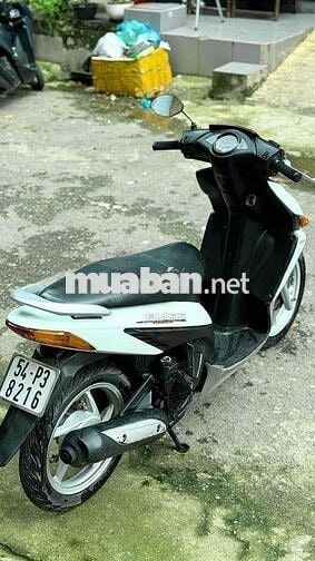 Xe tay ga Honda Click màu trắng đã qua sử dụng