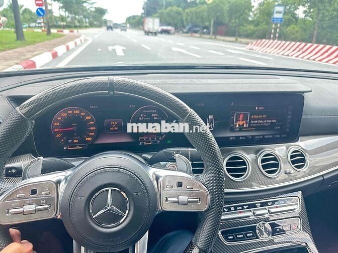 Mercedes Benz E Class 2017 E300 AMG - 65000 km