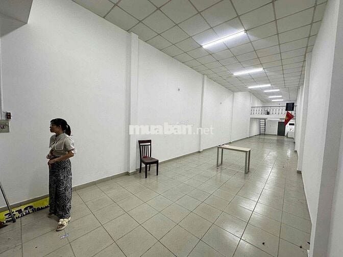 Cho thuê mb trệt lửng suốt 120m2 mặt tiền Phạm Văn Bạch Tân Bình