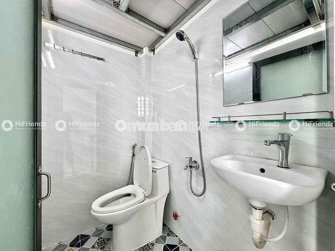 PHÒNG TRỌ BAN CÔNG NGAY VHU - Cách VHU 5p -