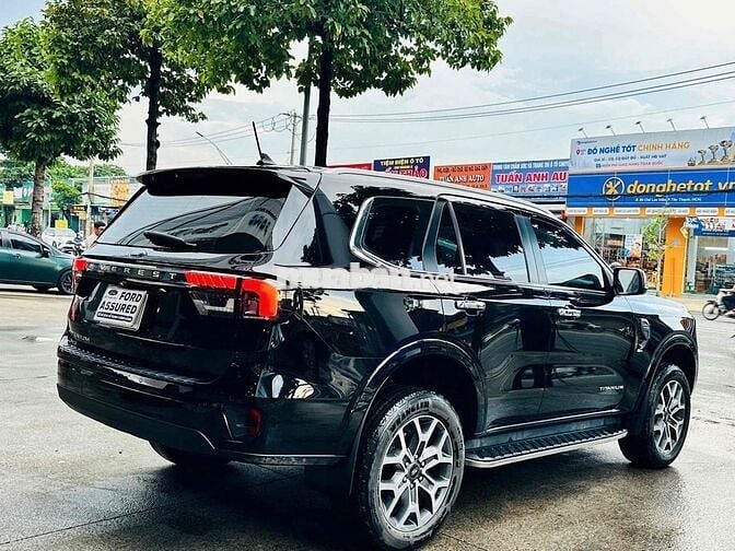 Ford Everest 2022 Titanium 2.0L AT 4x2 - 28000 km