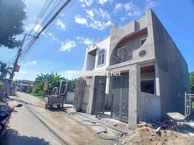 Nhà mặt tiền đường nhựa Xóm Dừa