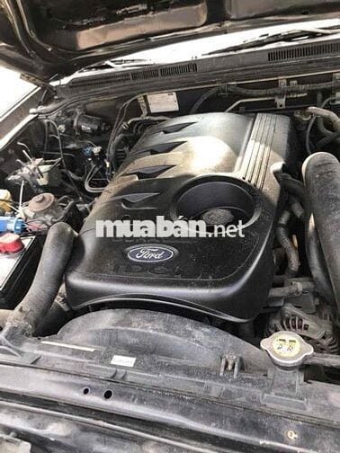 Ford Everest 2010 2.5L 4x4 MT - 190000 km