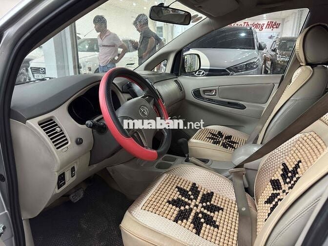 Toyota Innova 2014 2.0G - 96000 km